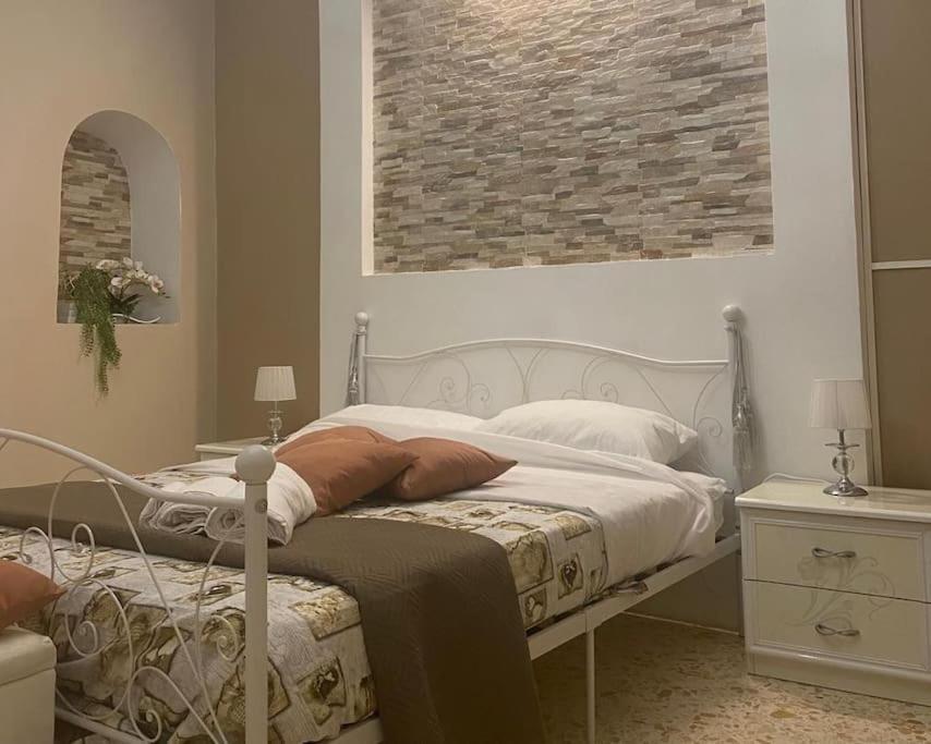 B&B Palazzo Veliero Al Castello Torre Maggiore Exterior photo