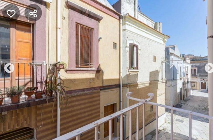 B&B Palazzo Veliero Al Castello Torre Maggiore Exterior photo