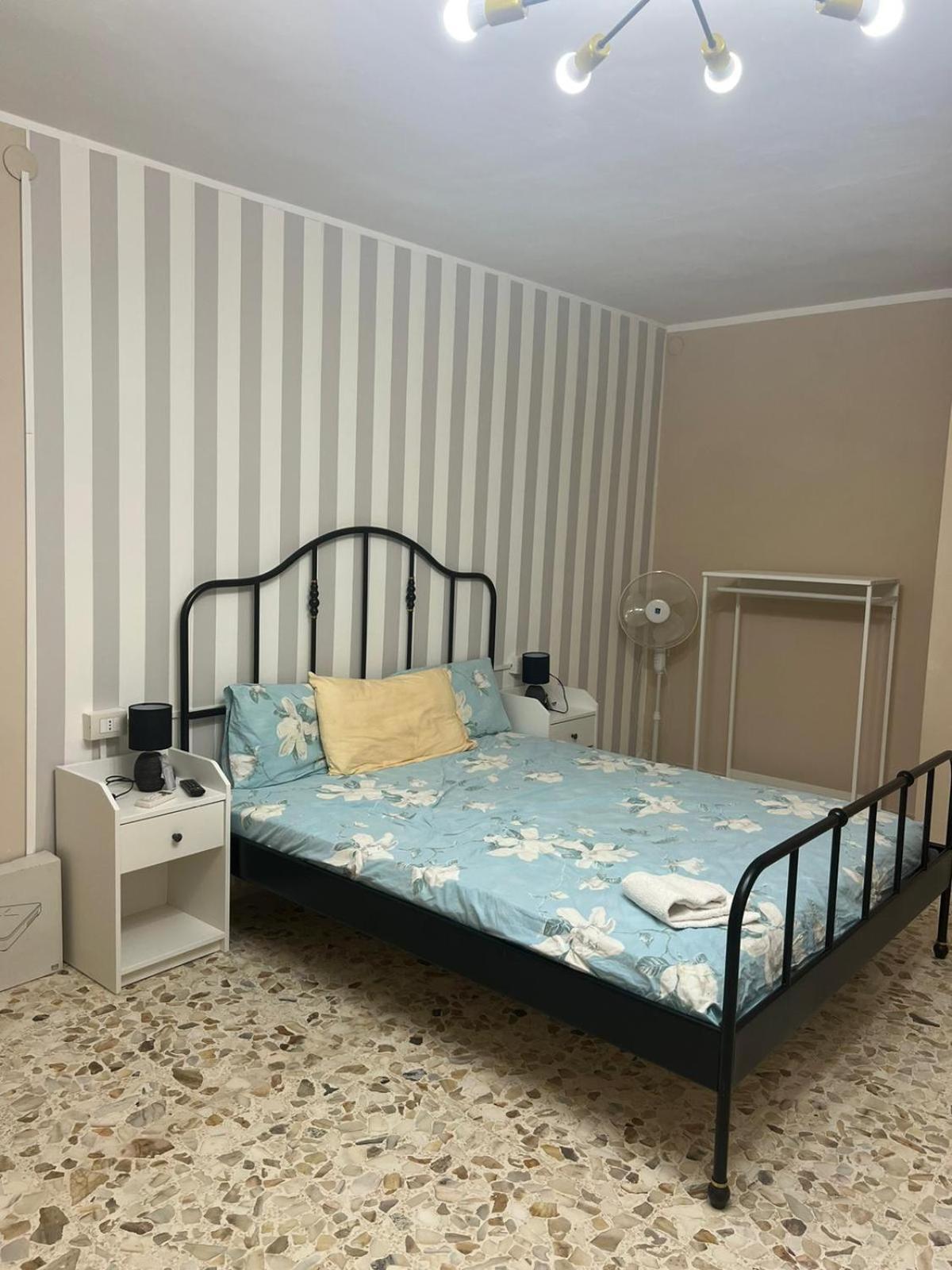 B&B Palazzo Veliero Al Castello Torre Maggiore Exterior photo